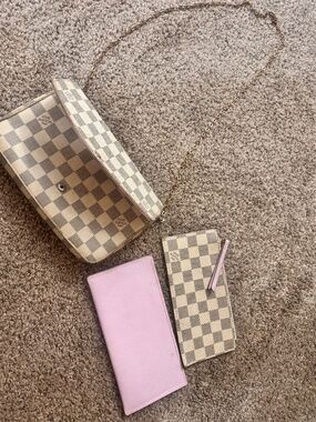 Louis Vuitton Félicie Pochette